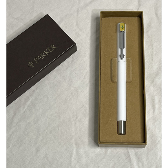 Vintage Parker Ballpoint Pen White Chrome Arrow Accent Black Ink Original Box - Picture 4 of 8
